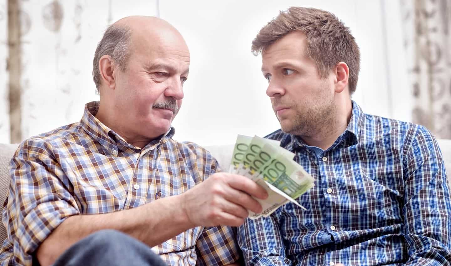 4 Reasons You Should Never Lend Money To Friends Or Family