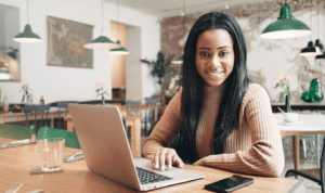 woman freelance working on laptop